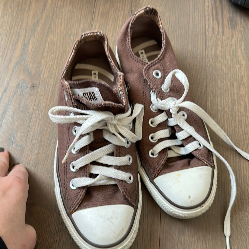 Brown converse - men’s 5, women’s 7
